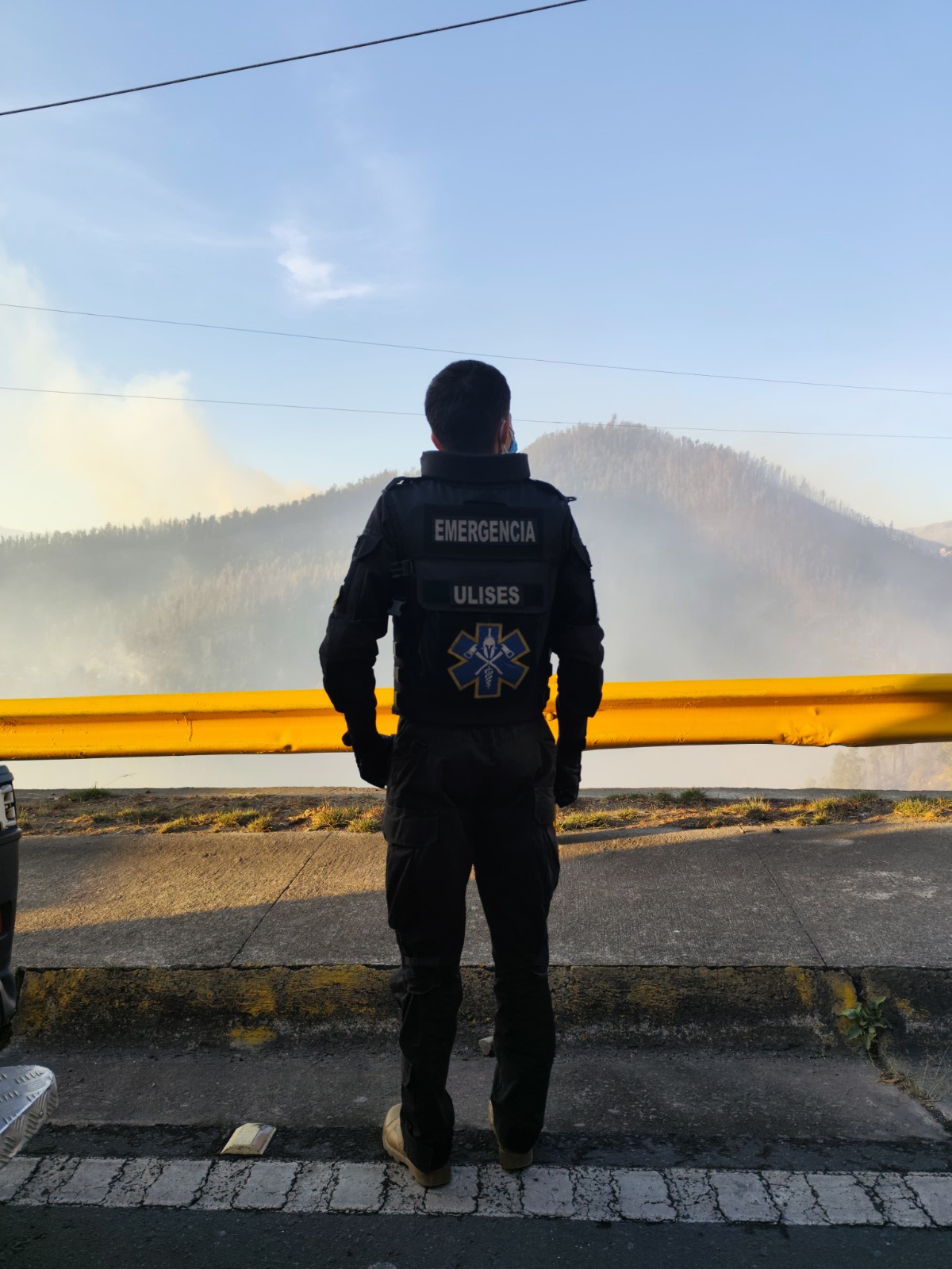 Voluntarios de Consulting Group Ecuador ayudaron a las comunidades afectadas por el incendio forestal en Quito.