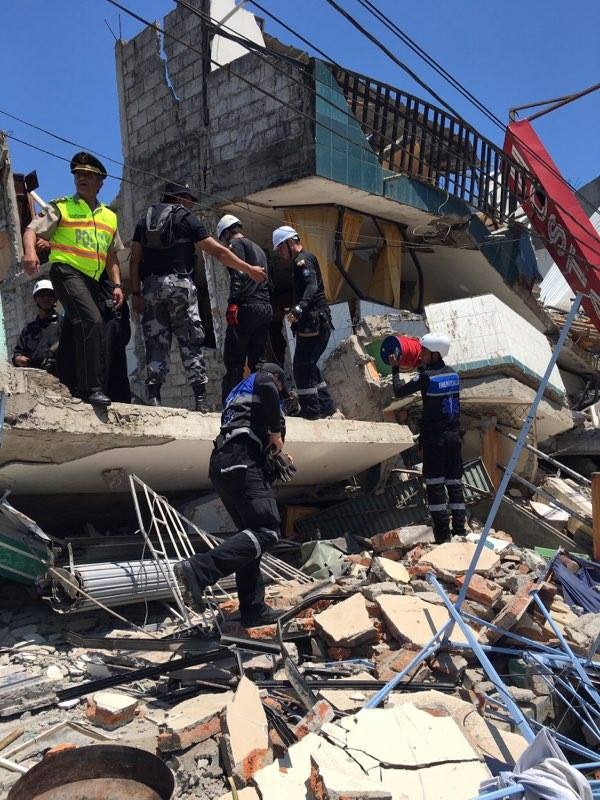 Voluntarios de Consulting Group Ecuador apoyaron a afectados por el terremoto de Pedernales del 16 de abril