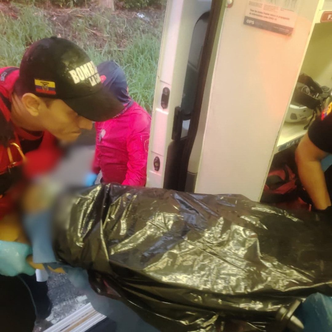 VOLUNTARIOS DE CONSULTING GROUP ECUADOR APOYAN ATENCIÓN DE EMERGENCIA TRAS ACCIDENTE EN LA VÍA A LA CONCORDIA