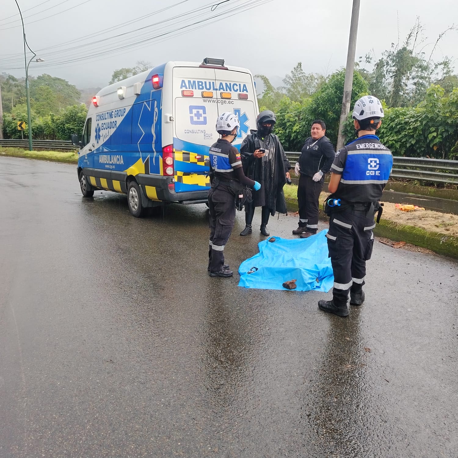 VOLUNTARIOS DE CONSULTING GROUP ECUADOR RESPONDEN A EMERGENCIA POR ACCIDENTE FATAL CERCA DE SAN GABRIEL